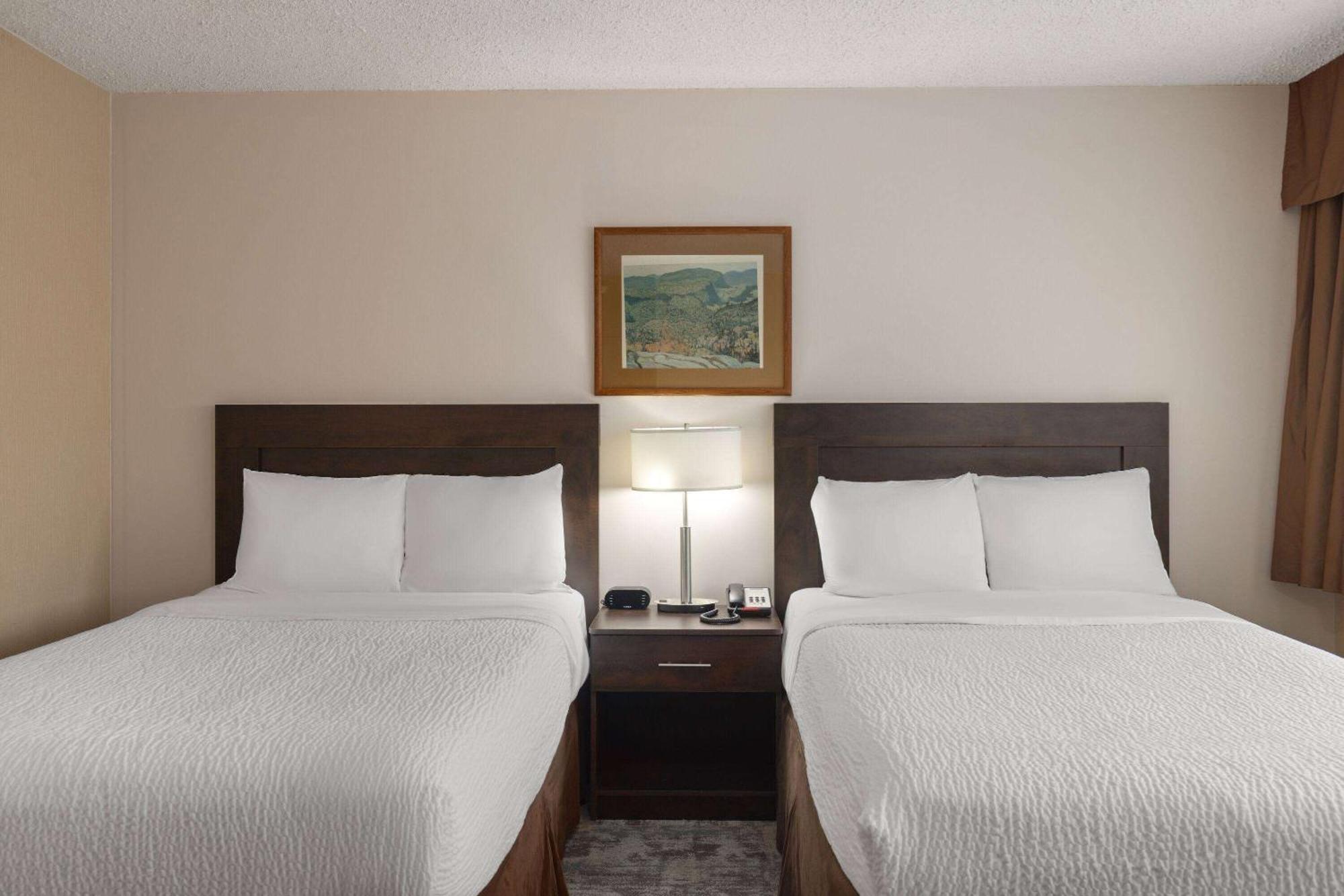 Travelodge By Wyndham Thunder Bay On Экстерьер фото