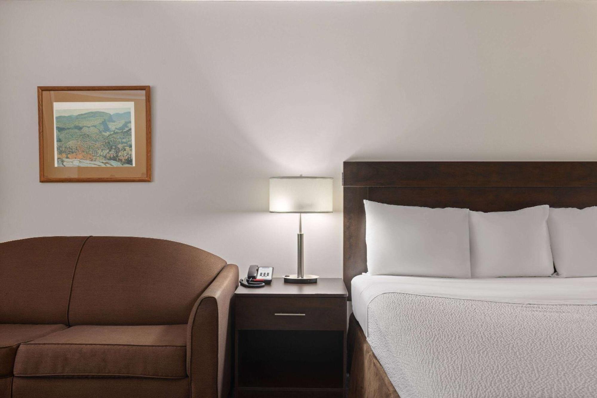 Travelodge By Wyndham Thunder Bay On Экстерьер фото