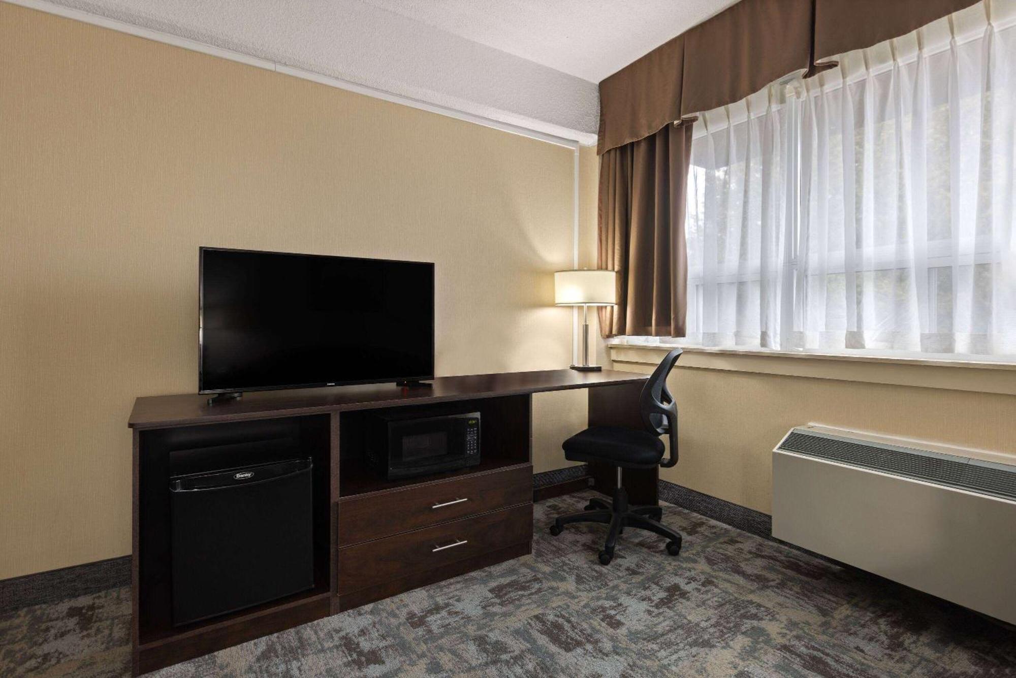 Travelodge By Wyndham Thunder Bay On Экстерьер фото